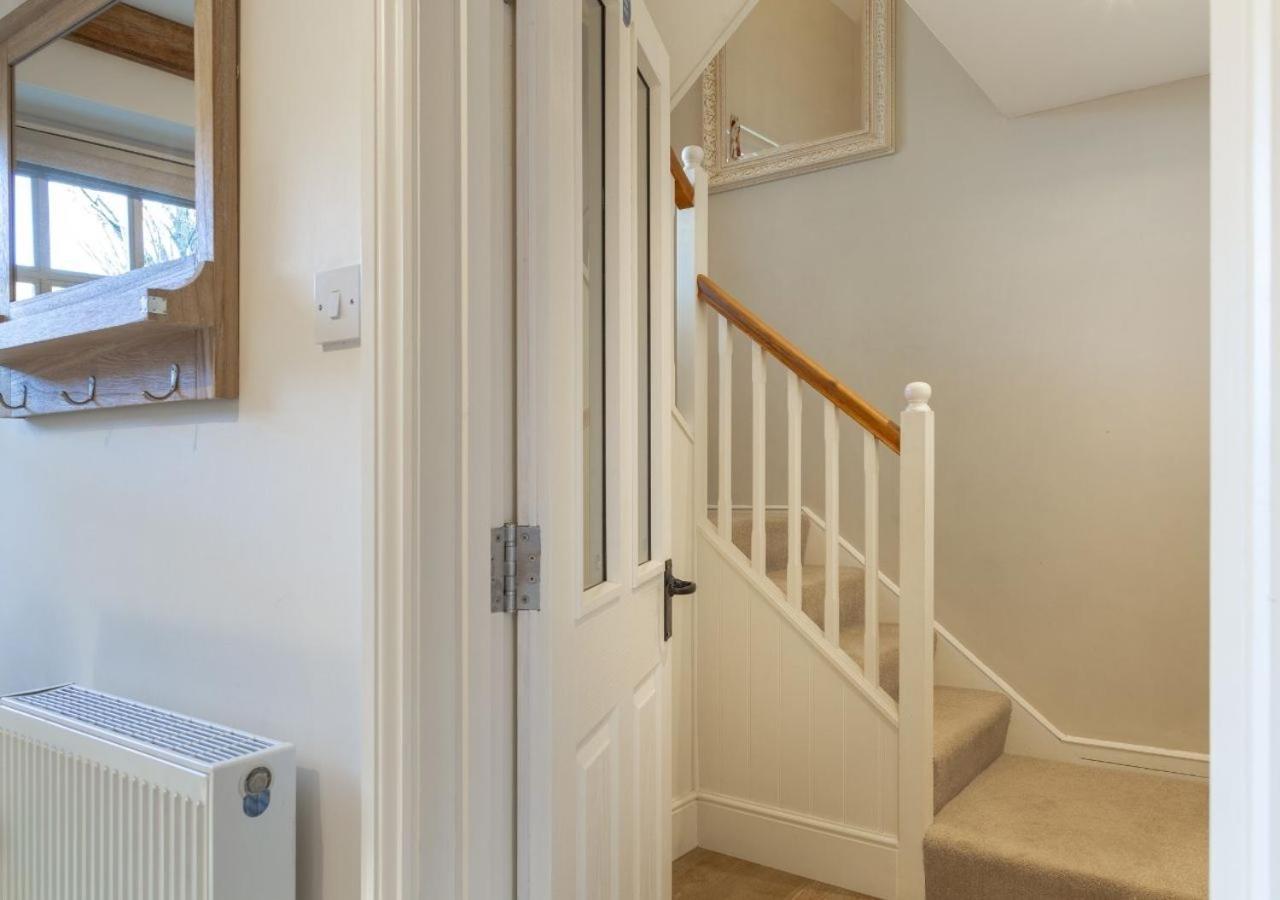 Jasmine Cottage - 2 Bedroom In Heart Of Bourton! Ngoại thất bức ảnh