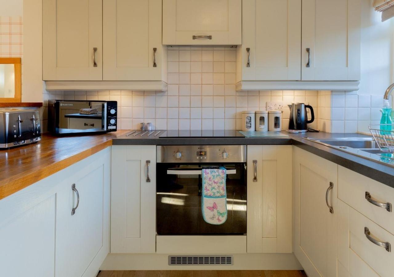 Jasmine Cottage - 2 Bedroom In Heart Of Bourton! Ngoại thất bức ảnh