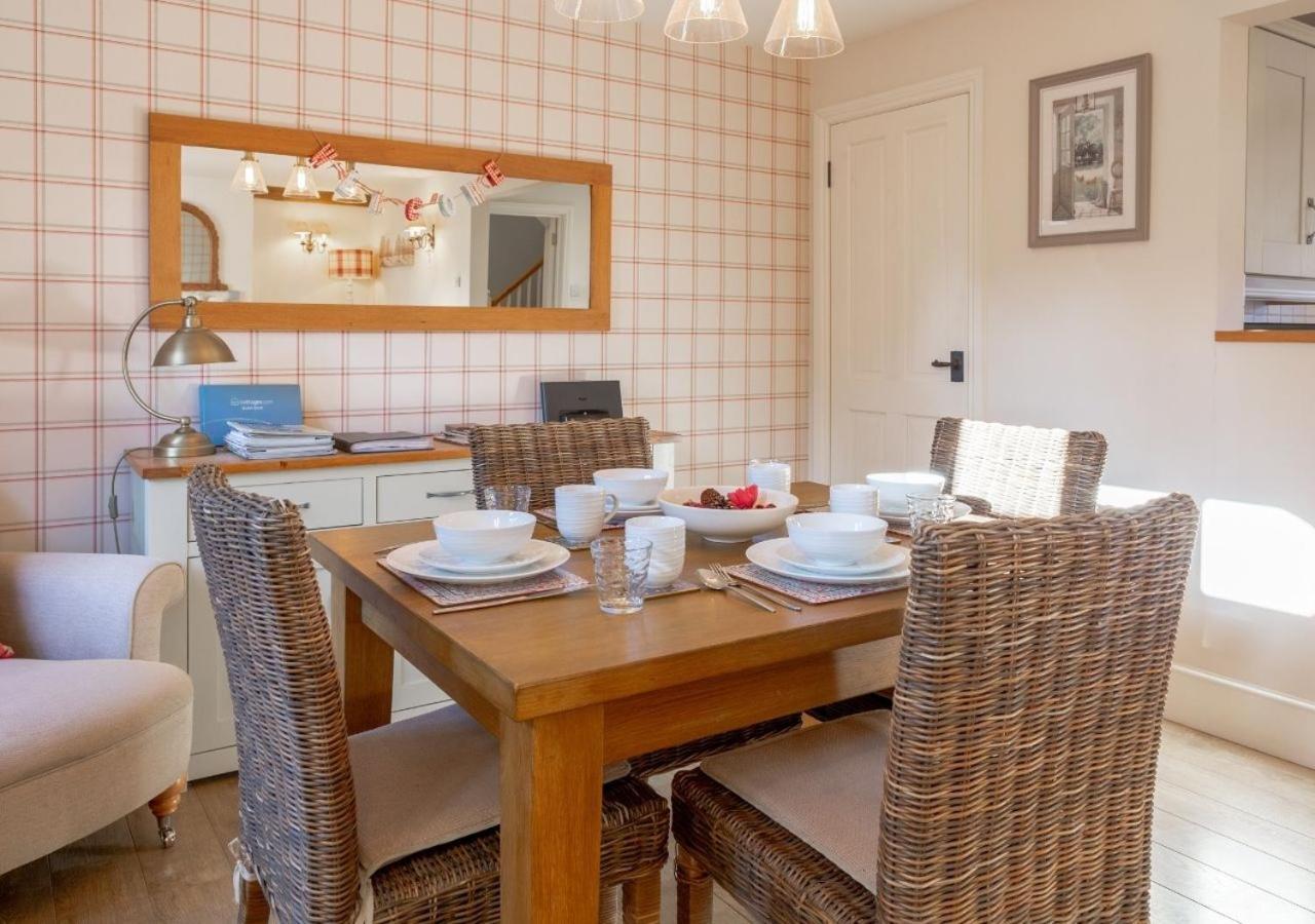 Jasmine Cottage - 2 Bedroom In Heart Of Bourton! Ngoại thất bức ảnh